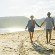 Deux mannequins tem pimenta sur la plage