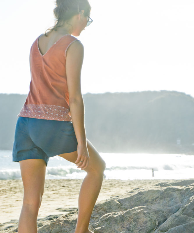 Mannequin de dos portant le haut Sapoti rouge