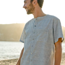 Chemise rayée Caju porté par un mannequin